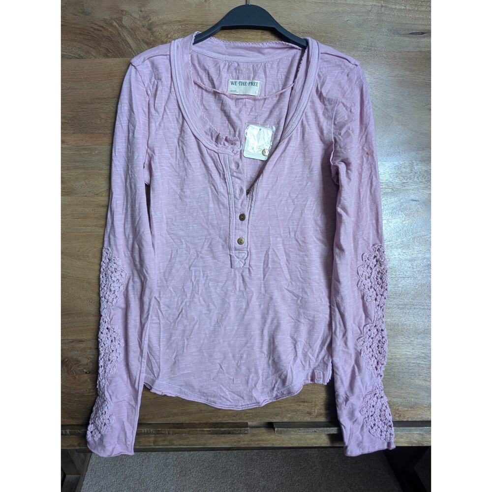 We The Free Shirt Top Women's Small Pink Crochet Long Sleeves Button Front NWT